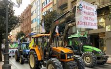 300 tractores del «campo valiente» del Bierzo claman por más apoyo de las administraciones para garantizar su futuro
