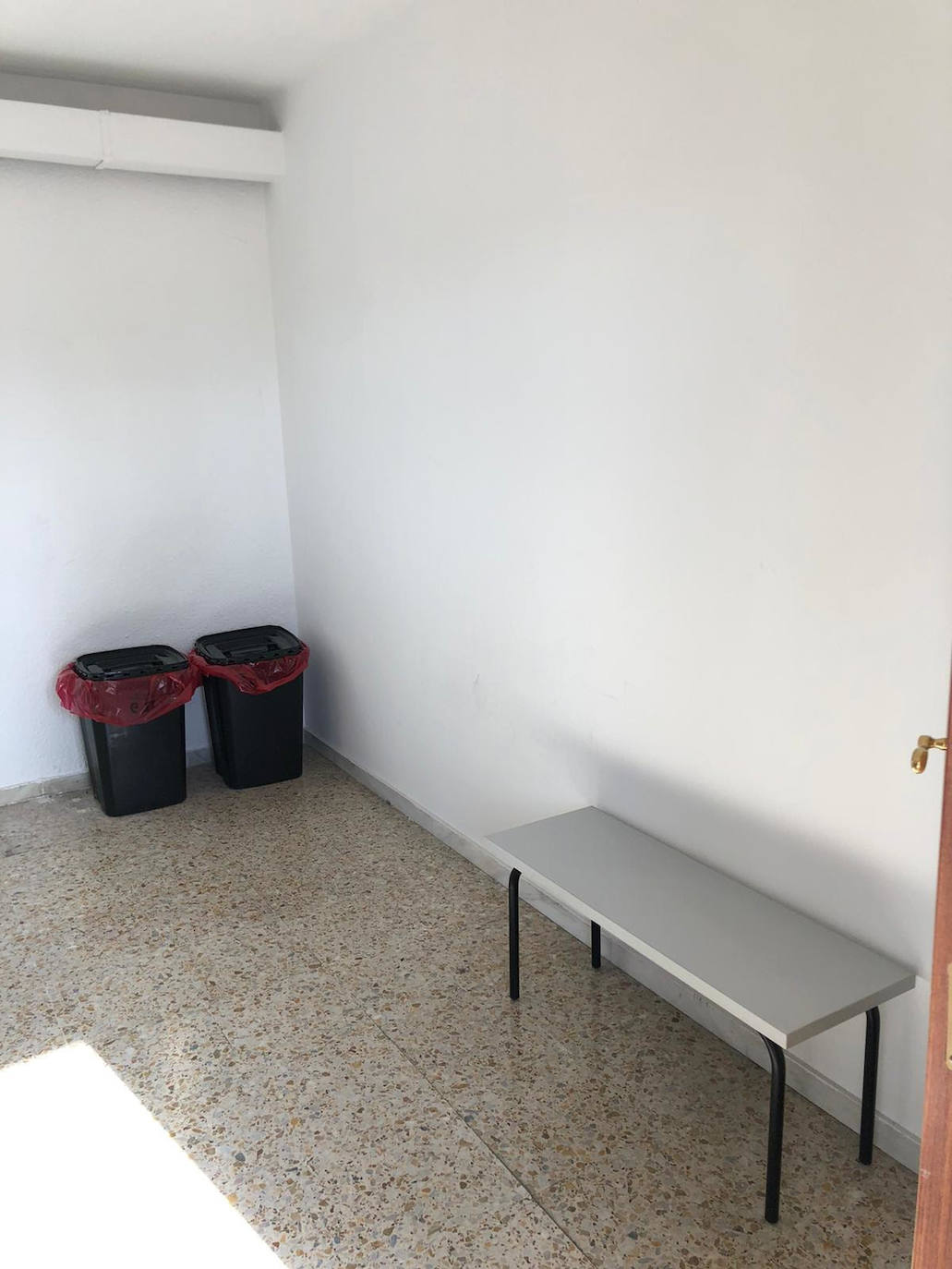 Así es el apartamento habilitado por Ambuibérica para aislar a los técnicos de ambulancia