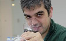 El sumiller de El Bulli, Ferran Centelles, analiza en la DO Bierzo la potenciación de la industria vinícola