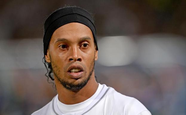 Ronaldinho, un mago del balón que acumula deudas y problemas con la Justicia