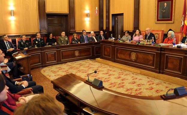 El Ayuntamiento de León reivindica la igualdad «de hecho y de derecho» de la mujer