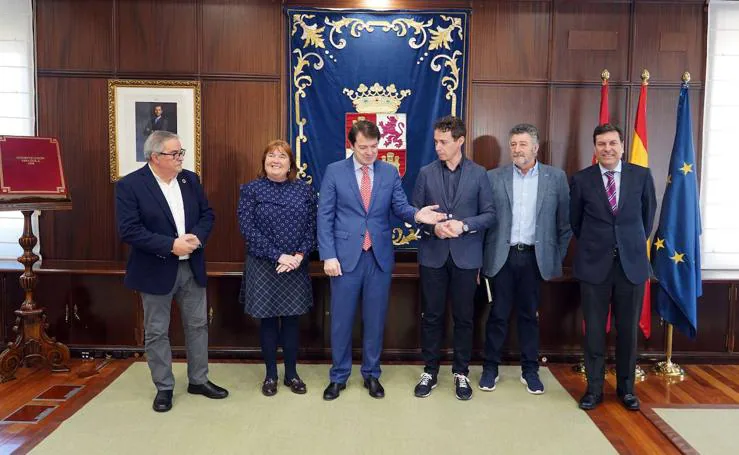 El presidente de la Junta se reúne con representantes de la Asociación de Comarcas Mineras de España