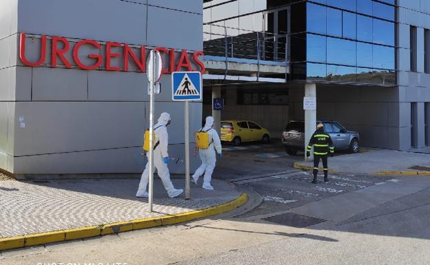 Efectivos del V Batallón de la UME se vuelcan en descontaminar las zonas críticas en León