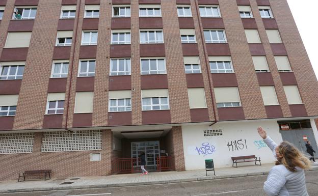 Fallece un niño de once años y tres personas resultan intoxicadas en una vivienda de Palencia