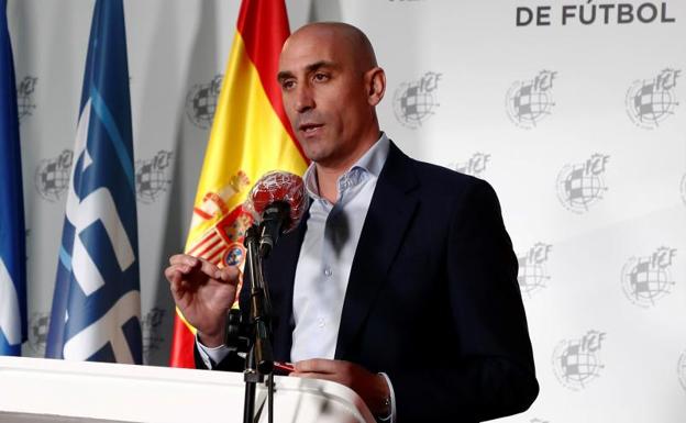 Rubiales descarta que el Barça sea campeón sin jugarse lo que resta de Liga