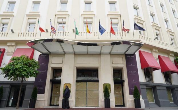 El Gobierno impone el cierre de todos los hoteles en el plazo de una semana