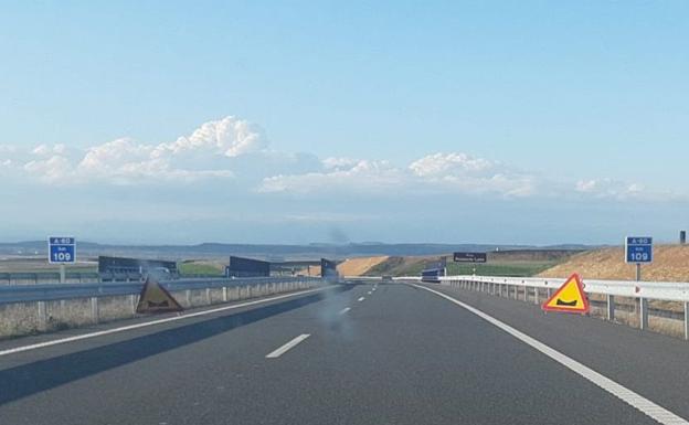 La 'nueva' A-60 alerta a los conductores de una zona de badénes sin haber cumplido los dos años