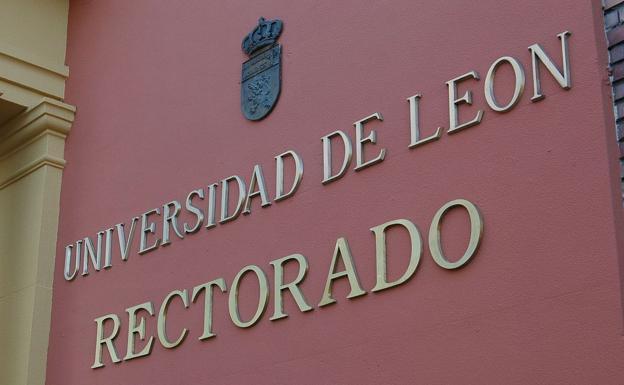 La ULE es la única universidad pública de la comunidad que pierde alumnos en sus máster este curso