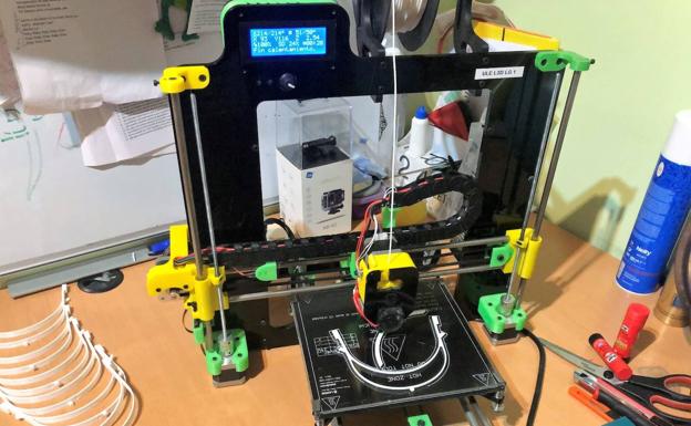 La unidad de impresión 3D de la ULE trabaja en generar 500 viseras diarias frente al Covid-19