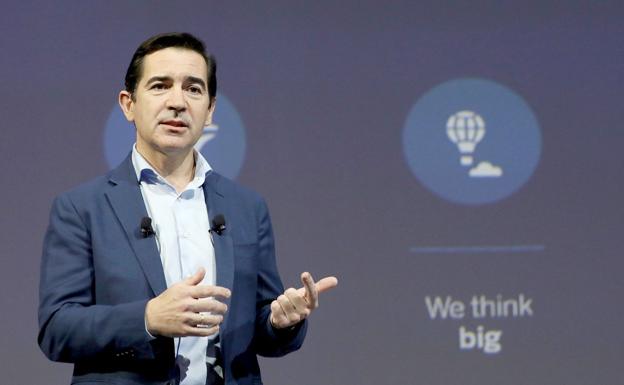 El presidente del BBVA pide «dar un paso al frente para ayudar a la sociedad»