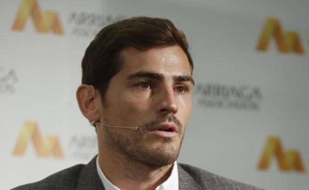 Iker Casillas aprovecha la cuarentena y se une al cambio de look más viral