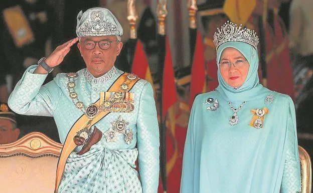 Malasia cierra a cal y canto su Palacio Real tras la aparición de siete casos