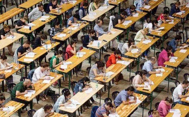 Educación y los sindicatos acuerdan retrasar a junio de 2021 las oposiciones de Secundaria