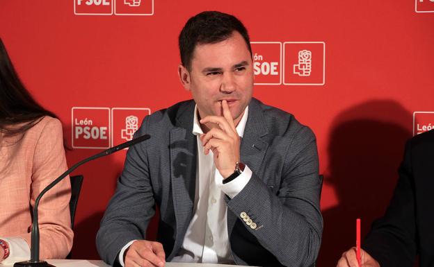 Javier Cendón y Manuel Alfonso ven datos positivos en la tercera semana de coronavirus pero insisten en mantener la guardia