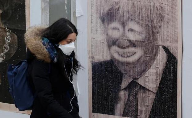 Marea crítica contra la parsimonia de Johnson