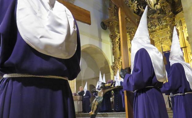 Revive el Tradicional Calvario o Vía Crucis Leonés Cantado