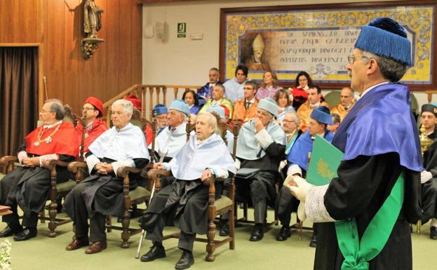 La Universidad de León lamenta la muerte de su 'honoris causa' el científico Arnold Lester Demain