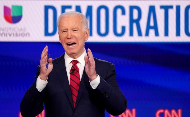 Biden apenas despunta sobre Trump pese a una crisis que roza los 15.000 fallecidos