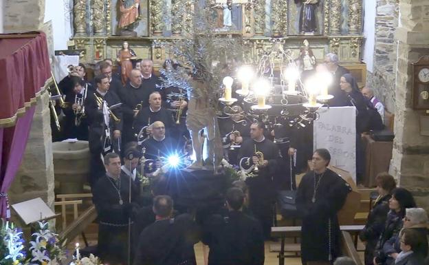 Cabañas Raras celebra el Jueves Santo con música de Semana Santa y una alocución del párroco