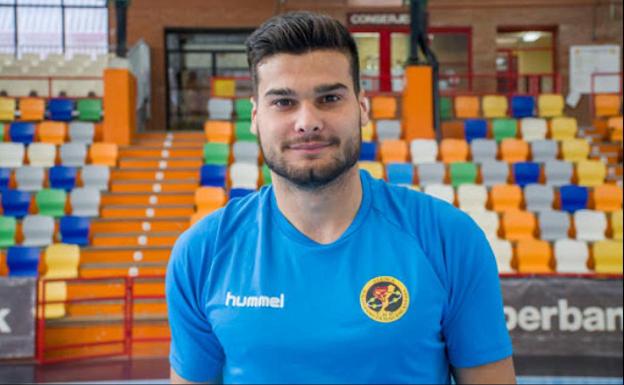 Suárez ve a Cadenas y el Ademar «ideales» para «seguir creciendo» como jugador