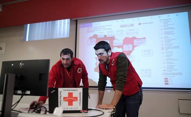 El servicio 'Cruz Roja te escucha' ofrece apoyo psicosocial frente al Covid-19
