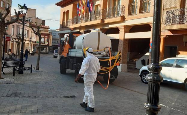 Santa María del Páramo intensifica las labores de desinfección con apoyo de la Diputación