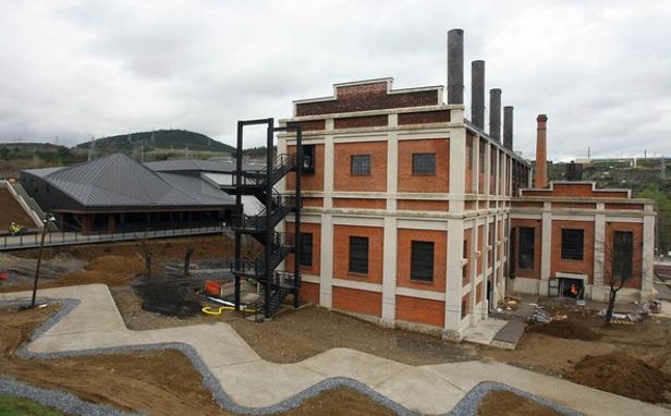 Lazúrtegui y 'el Belga', protagonistas de la microvisita virtual del Museo de la Energía de Ponferrada