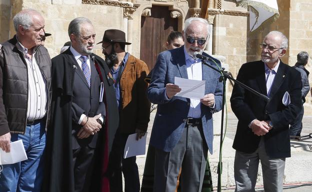 La lectura de los Decreta proclama de forma telemática que «León no ha muerto» y recuerda el hito de la cuna del parlamentarismo