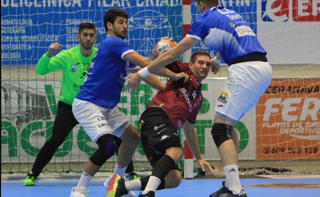 Lucin ve a Cadenas como «el mejor entrenador para los jugadores jóvenes»