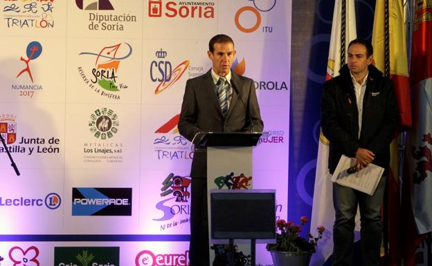 Amancio del Castillo, cuatro años más en la presidencia de la Federación autonómica de Triatlón