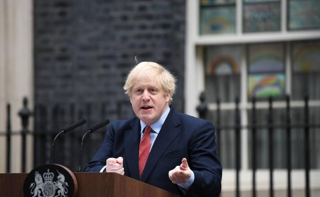 Boris Johnson enfría el deseo de reactivar la economía en su regreso al frente del Gobierno