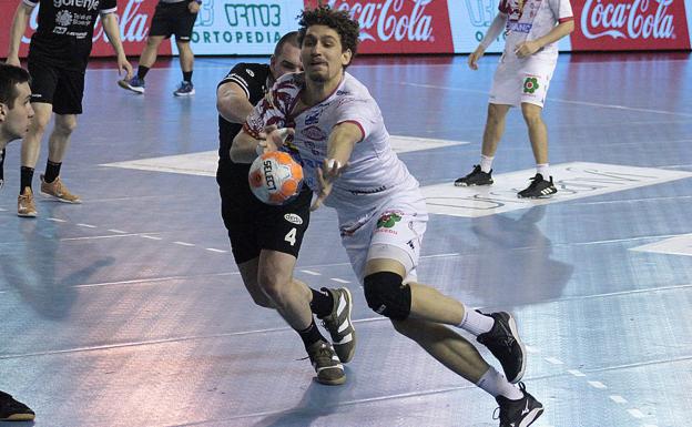 Acacio valora opciones de futuro tras conocer que no entra en los planes de Cadenas