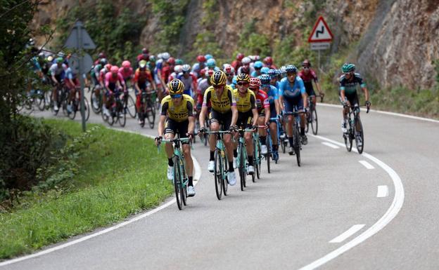 La Vuelta se solapará con el Giro en un calendario frenético