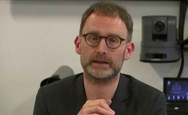 Un 'affair' fuerza la dimisión de un científico asesor de Johnson