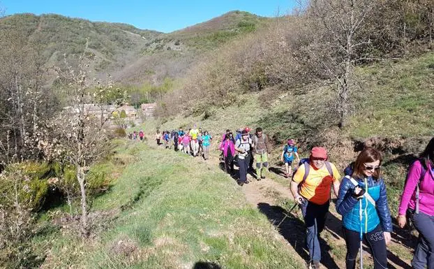 La comunidad montañera muestra su apoyo a los pueblos y economías rurales
