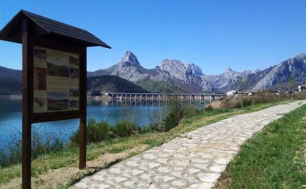 Riaño, una «isla» acostumbrada a salir adelante del aislamiento que provocan las nevadas