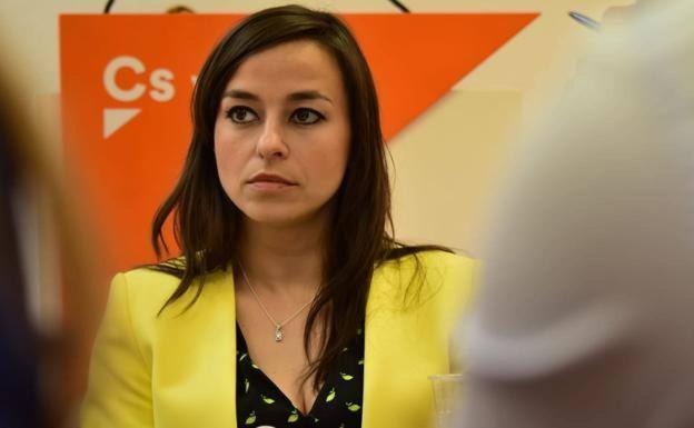 Gemma Villaroel: «El señor alcalde parece que no se quiere enterar que vivimos en una pandemia y que cuando salgamos tendremos una catástrofe económica»