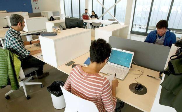 La Junta habilita 3,4 millones de euros más para apoyar a autónomos y microempresas afectadas por la COVID-19