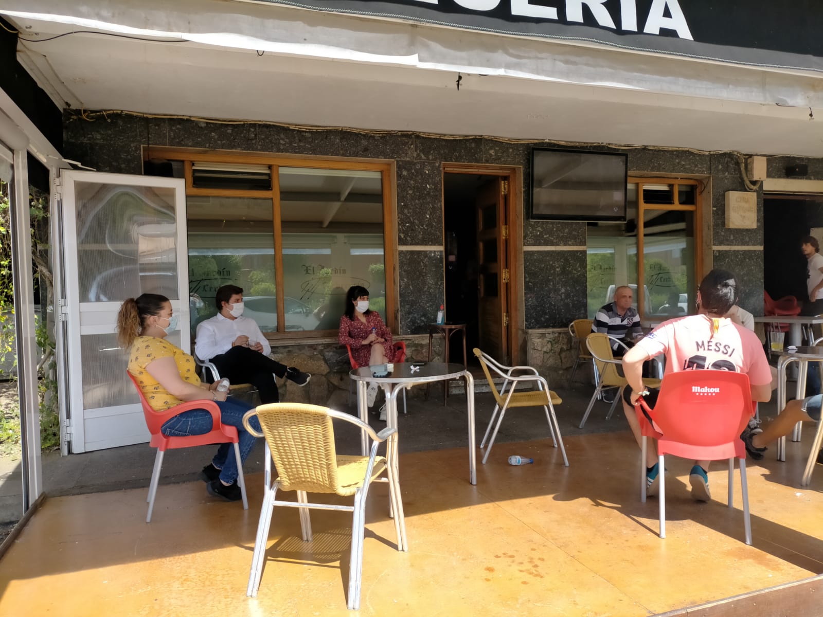 Laguna de Negrillos vuelve a los bares