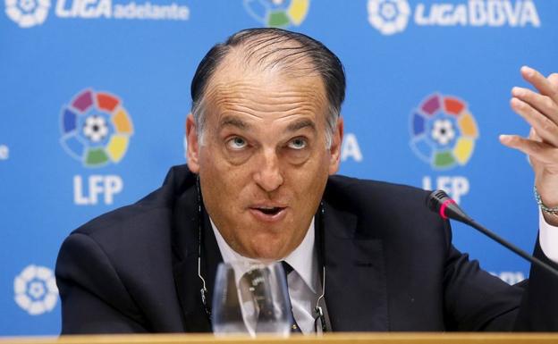 Tebas: «Sería nuestra ilusión volver el 11 de junio con el Sevilla-Betis»