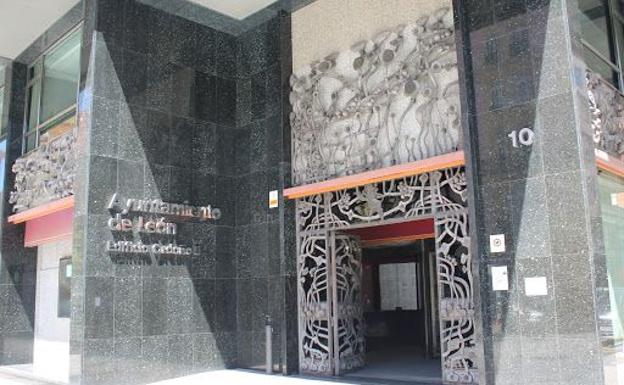 El Ayuntamiento de León prevé destinar medio millón del remanente a gasto social por la covid-19