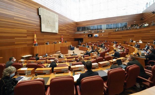 Pablo Fernández critica la «hipocresía» de PP y Cs por sus «lisonjas» al Procurador del Común y negarse a reforzar su figura