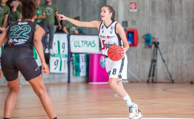 Ángela Salvadores estaría «encantada» de volver al baloncesto español
