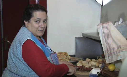 Carmen, en la cocina de El Infierno./