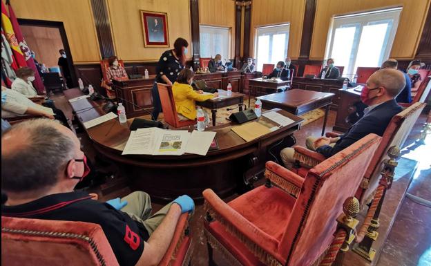 El PSOE denuncia que Cs y PP se ofrecen a pagar las denuncias de las asociaciones y parar así la obra de Ordoño