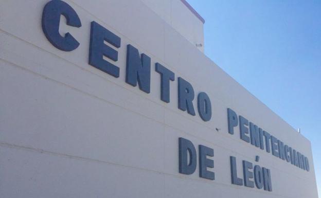La prisión de Villahierro registra dos condenados indultados desde 2015