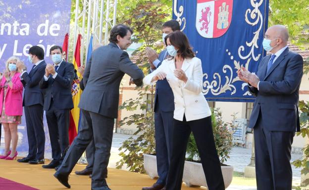 El PSCyL pide explicaciones a la Junta por los «fastos» en la toma de posesión de Amigo «sin» respetar el luto