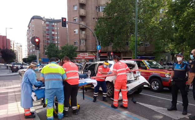 Un vehículo entra a gran velocidad en la Plaza de San Juan de Valladolid causando un muerto y varios heridos