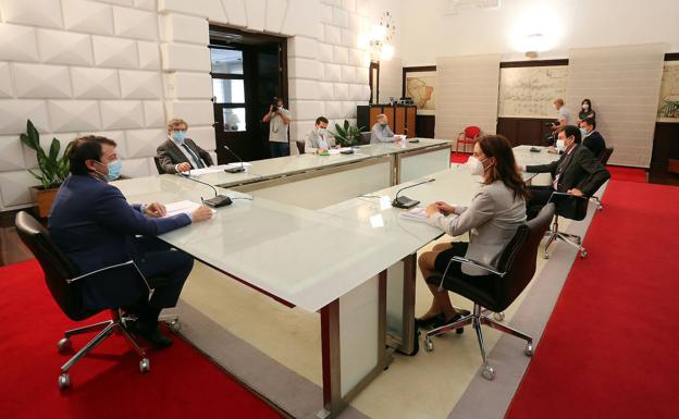 Diálogo Social pide la prórroga de los ERTE hasta final de año para los sectores más golpeados