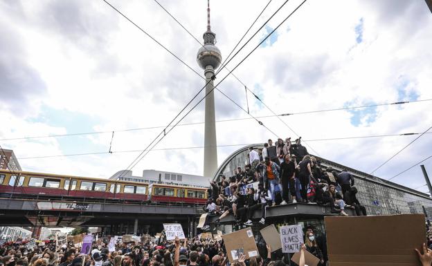 Alemania admite un «problema permanente» con la discriminación